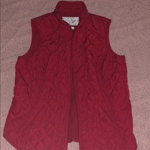 Super cute vest! ✨